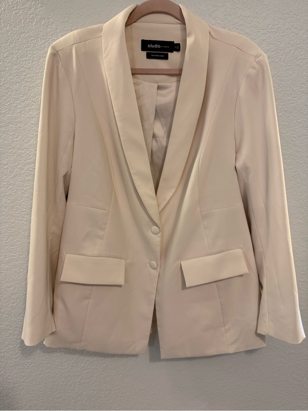 Torrid Studio Ivory/White Blazer – Size 2